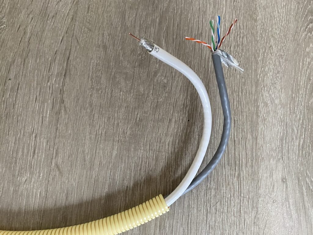 coax-en-utp-kabel-door-1-buis